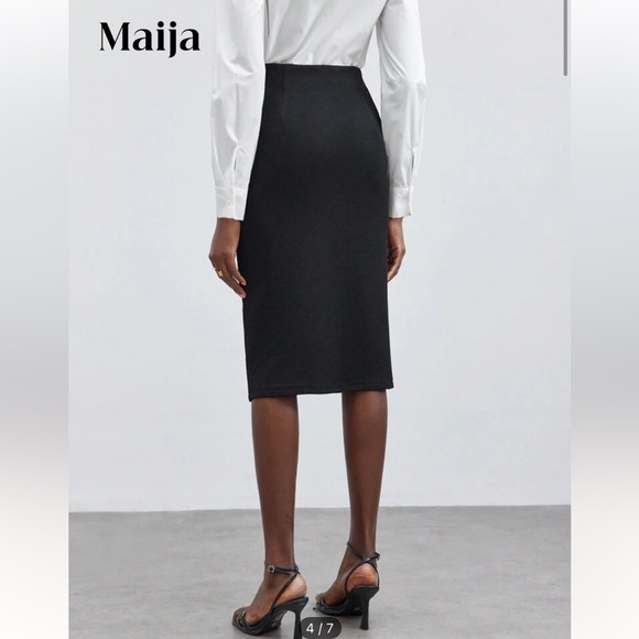 Maija Women's Metallic Ring Decorated slit skirt black Sz 8/10 (L) - Picture 5 of 6